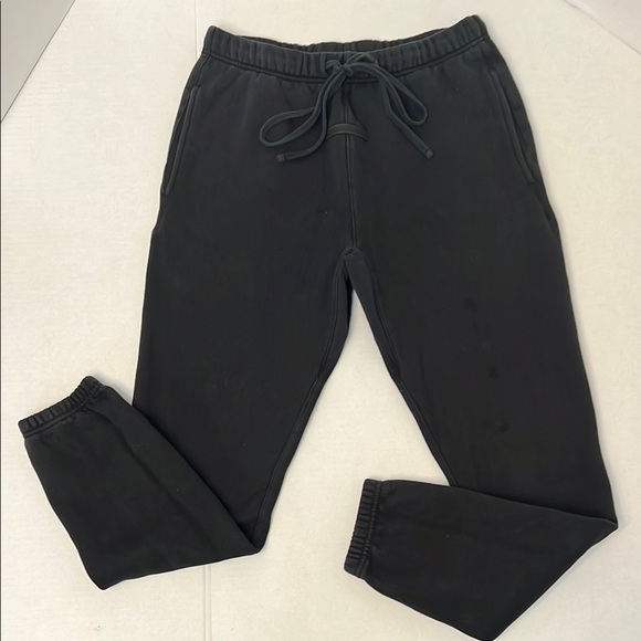 FEAR OF GOD ESSENTIALS MENS JOGGER SWEATPANTS - Picture 1 of 16